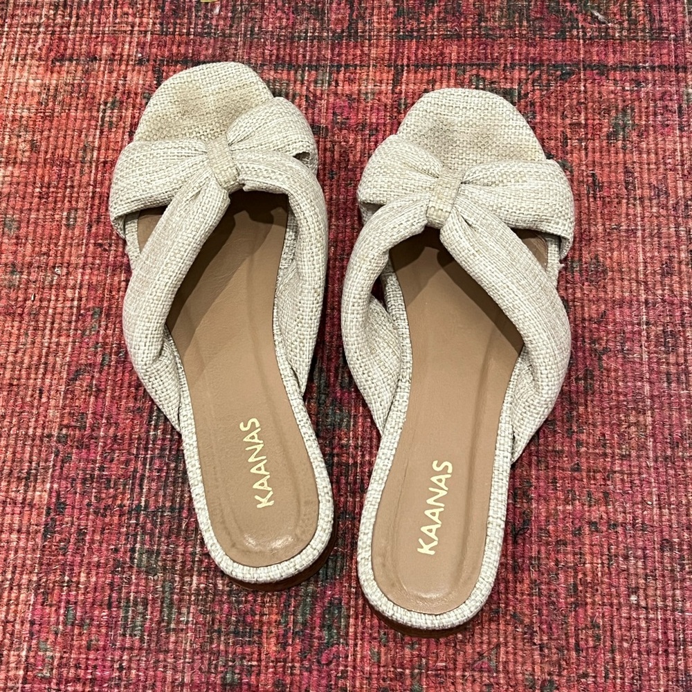 KAANAS Pacifico Chunky Crisscross Sandals - Picture 6 of 6